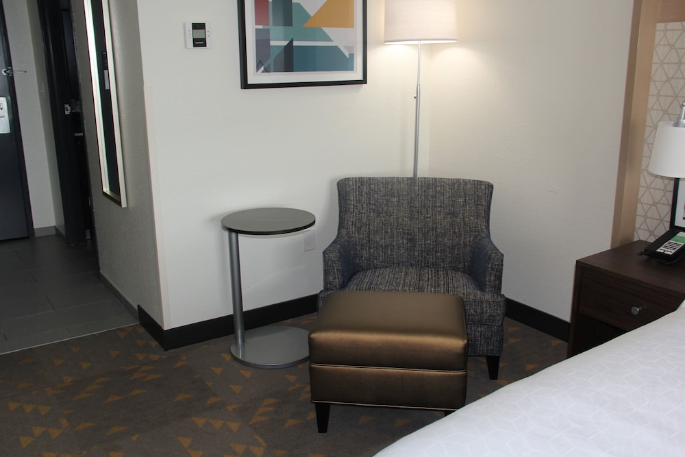 Premium Room, 1 King Bed (Top Floor) - Photo 2