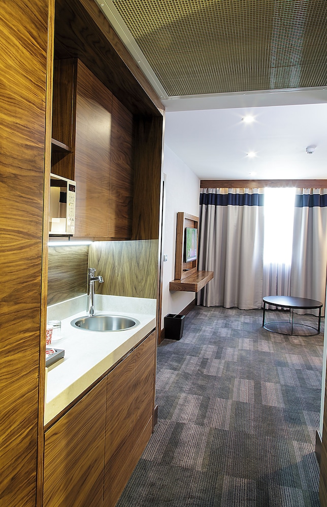 Comfort King Suite photo 2