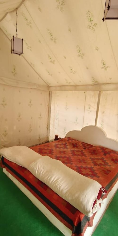 Deluxe Tent