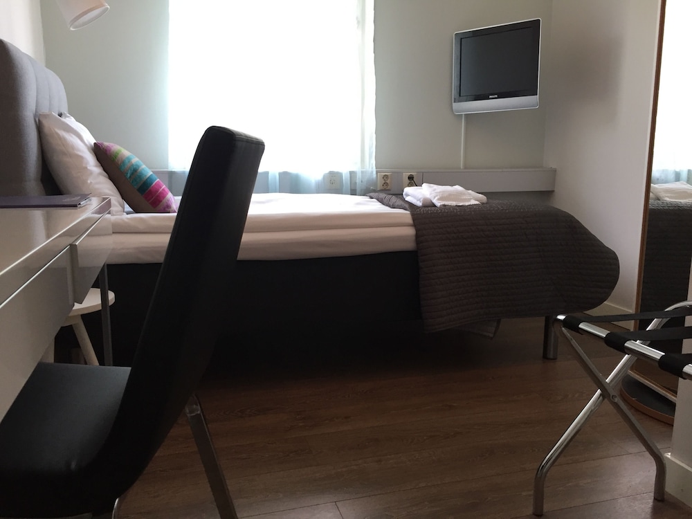 Single Room photo 2