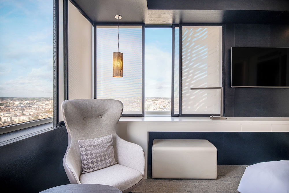 Deluxe Panorama corner (lounge access) photo 3
