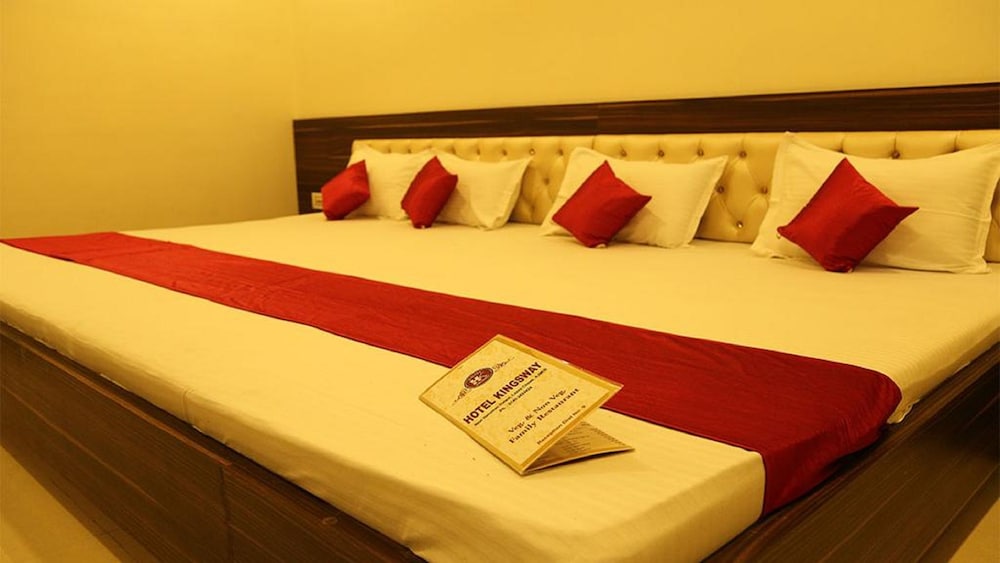 Deluxe Triple Room, Private Bathroom, City View photo 3