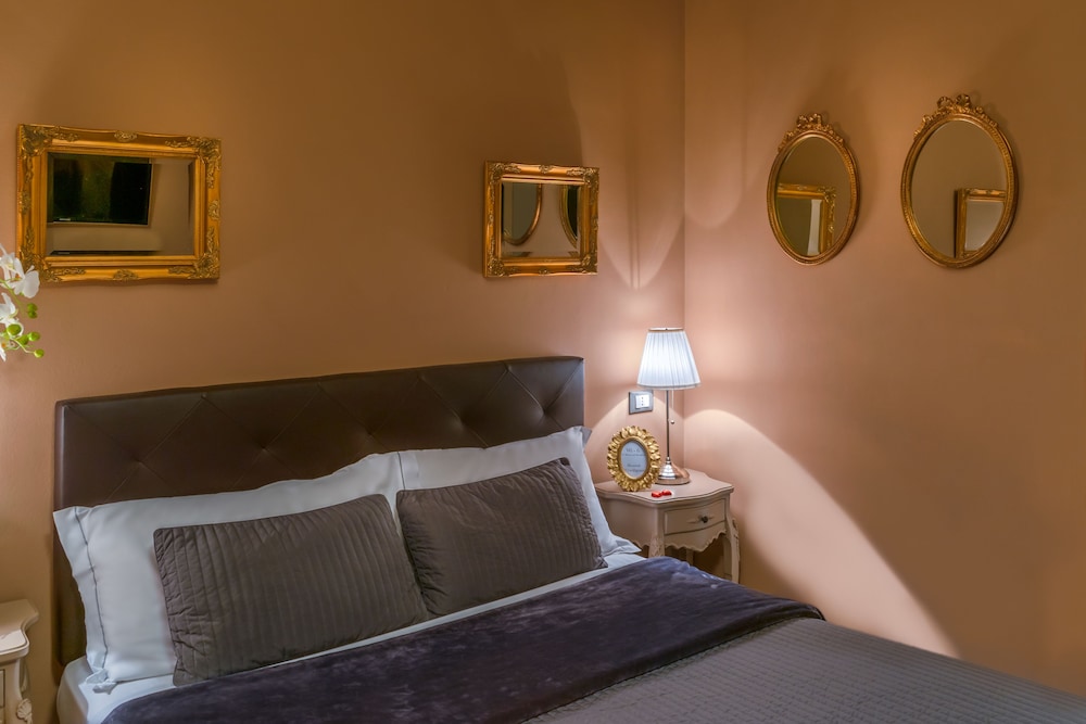 Room, 1 Queen Bed, City View Universita photo 1