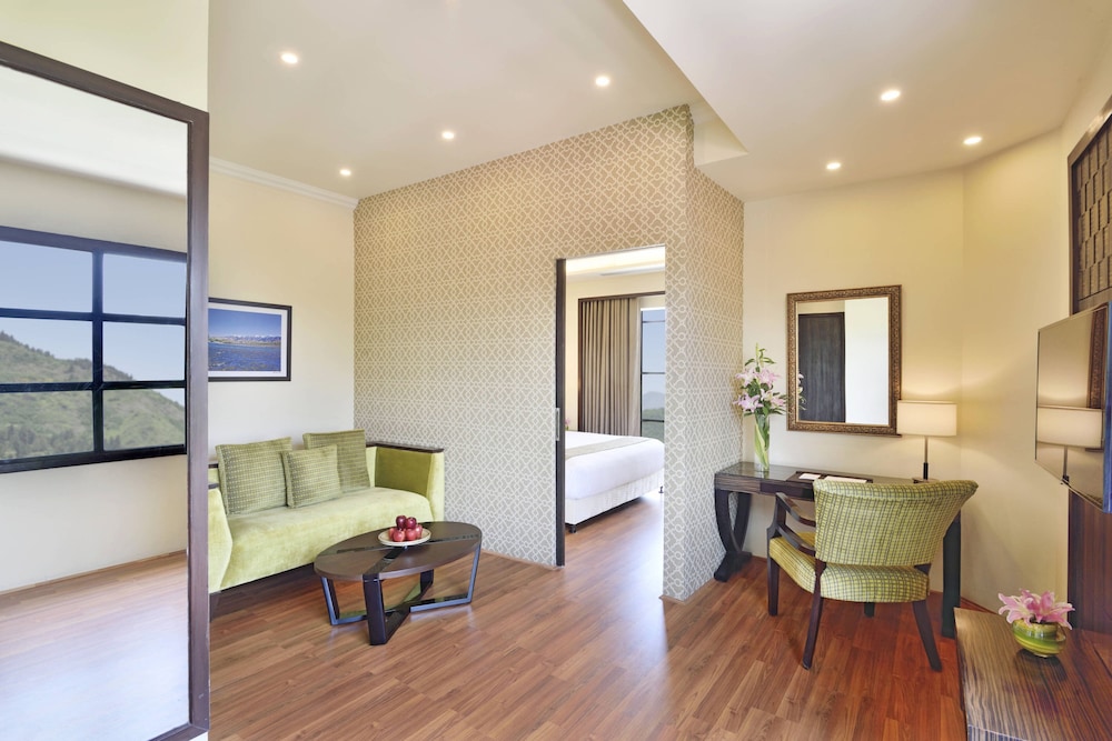 Suite, 1 Bedroom photo 2