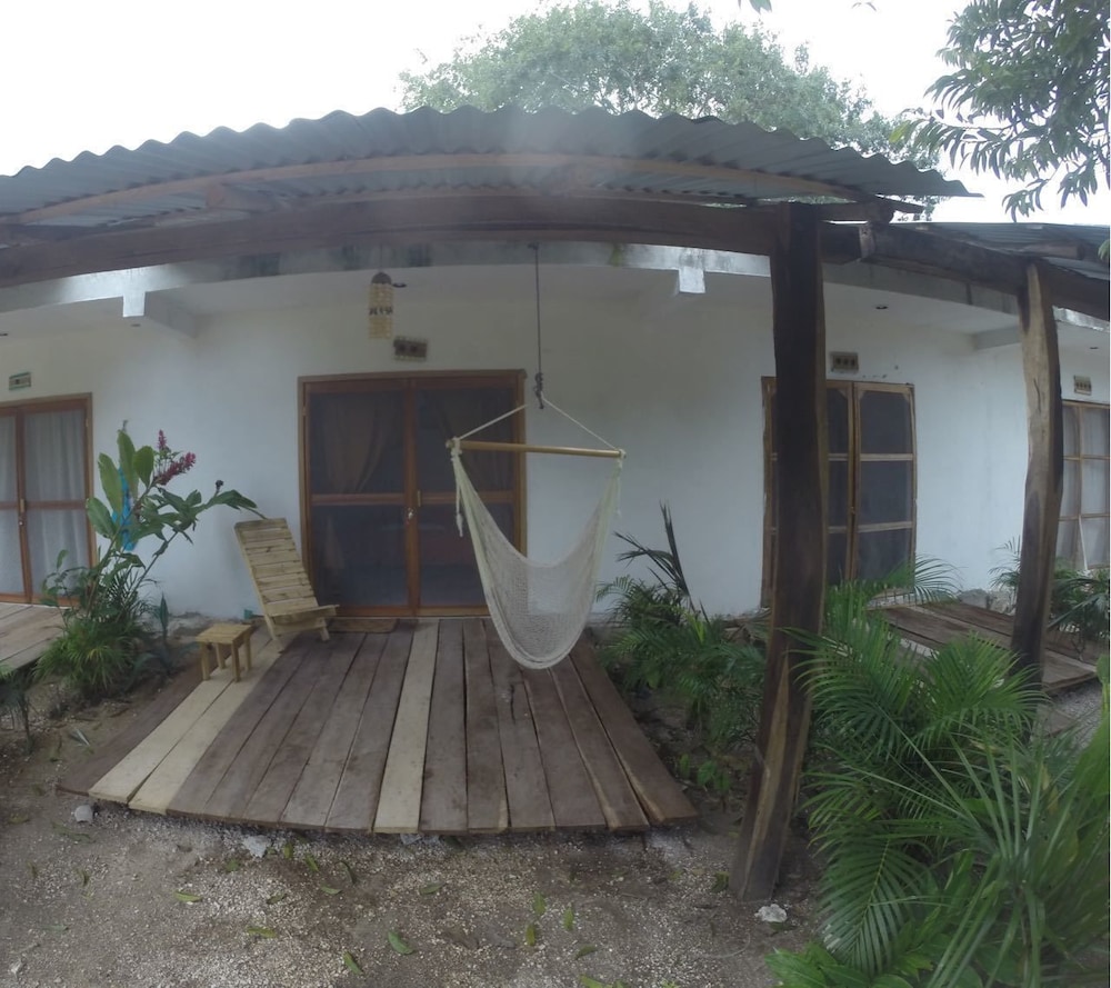 Economy Double Room, 1 King Bed, Lagoon View photo 2