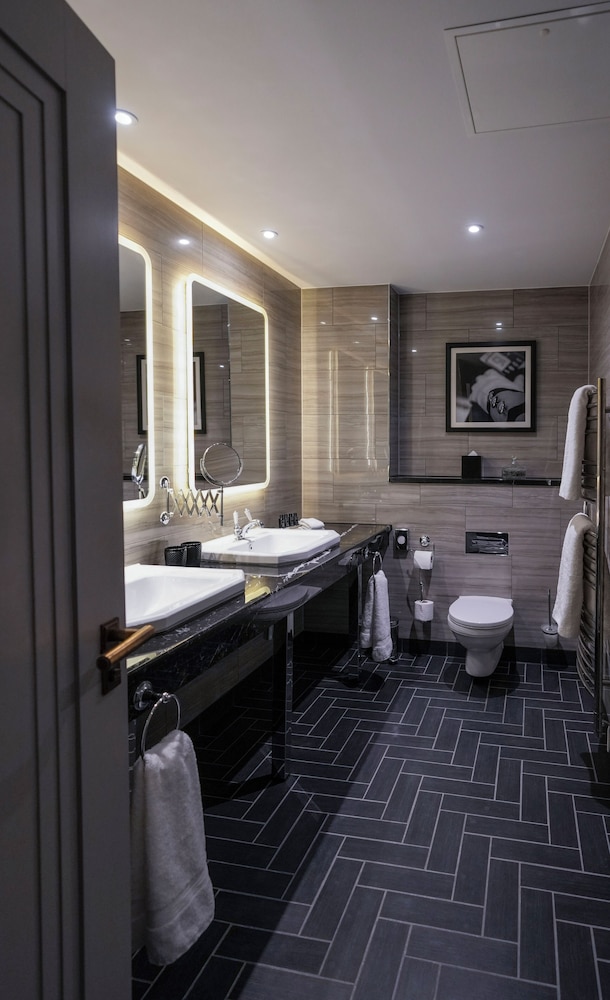 Inner Sanctum Suite photo 2