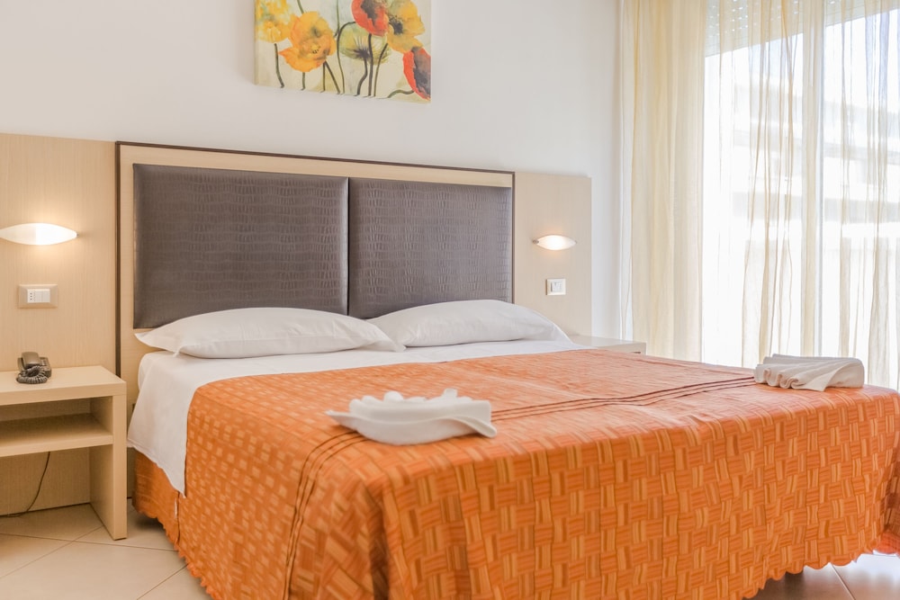 Classic Double or Twin Room - Photo 5