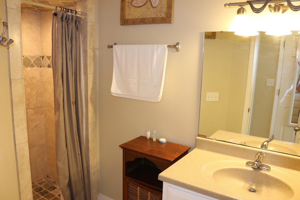 Townhome, 3 Bedrooms photo 2