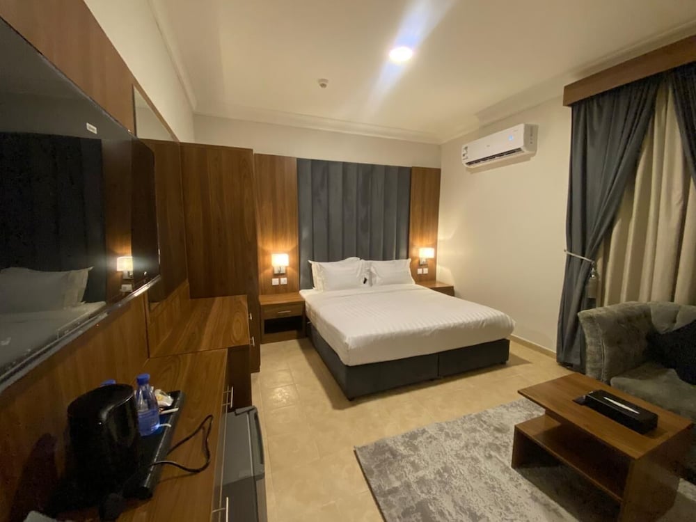 Basic Apartment, City View photo 1
