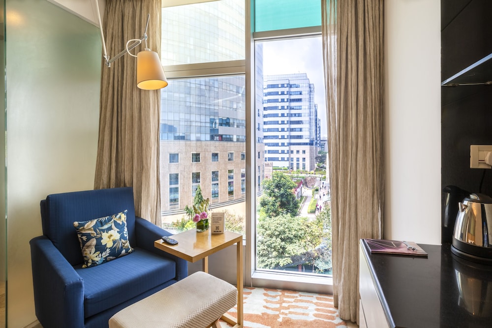 Superior Room City View Queen Bed - Photo 2