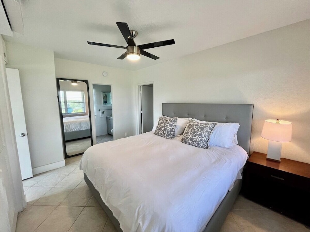 Unit 10 Hummingbird 2 Bed 2 Bath Oceanfront Condo