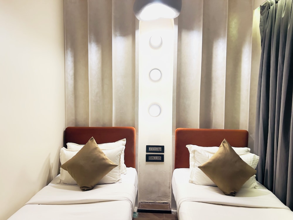 Super Deluxe Twin Room