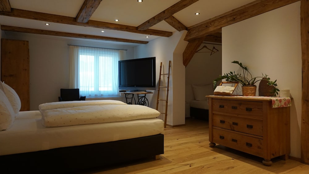 Luxury Penthouse, 2 Bedrooms, 2 Bathrooms, Mountain View photo 1