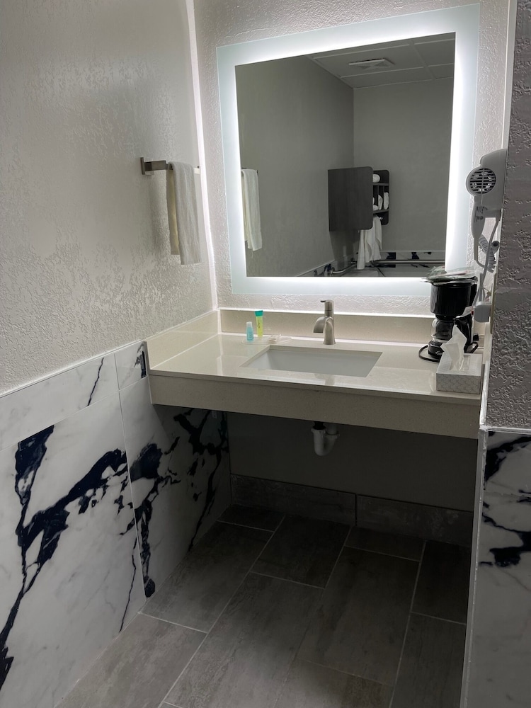 HomeTown Inn and Suites Belle Plaine, Bild 5