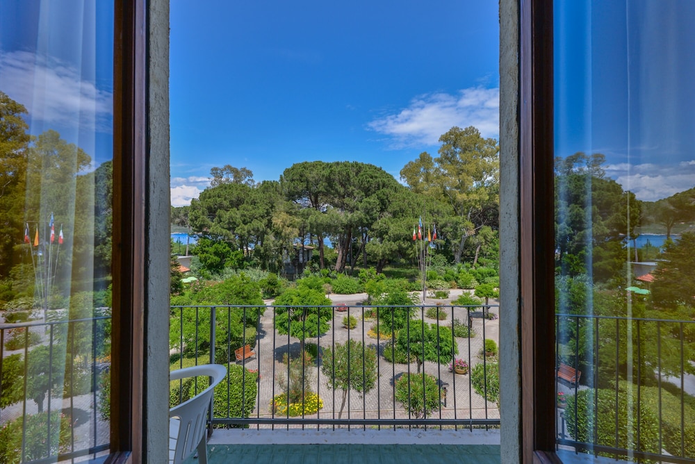 Classic Double Room - Photo 40