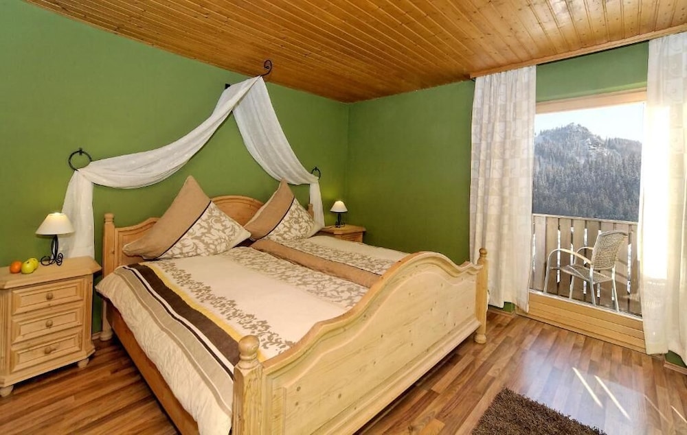 Family Suite, Kitchen, Mountain View photo 1