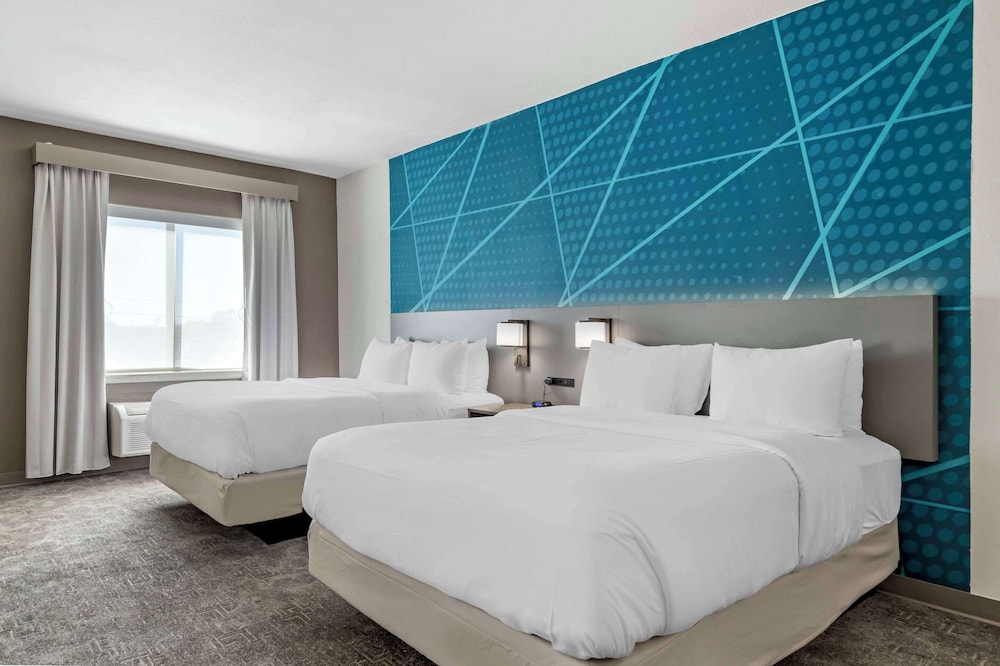 Suite, Multiple Beds, Accessible, Non Smoking - Photo 1