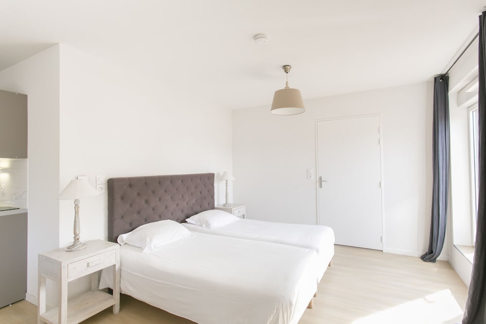 Classic Studio, 2 Twin Beds, Accessible, Non Smoking