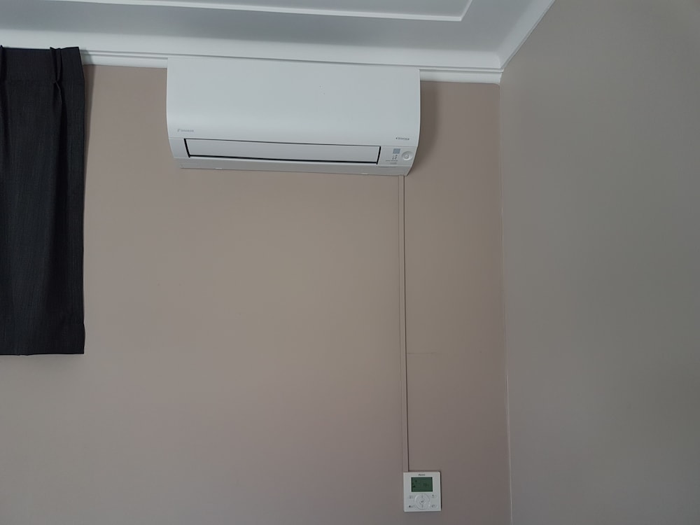 Standard Room, Non Smoking (Queen & Single) photo 1