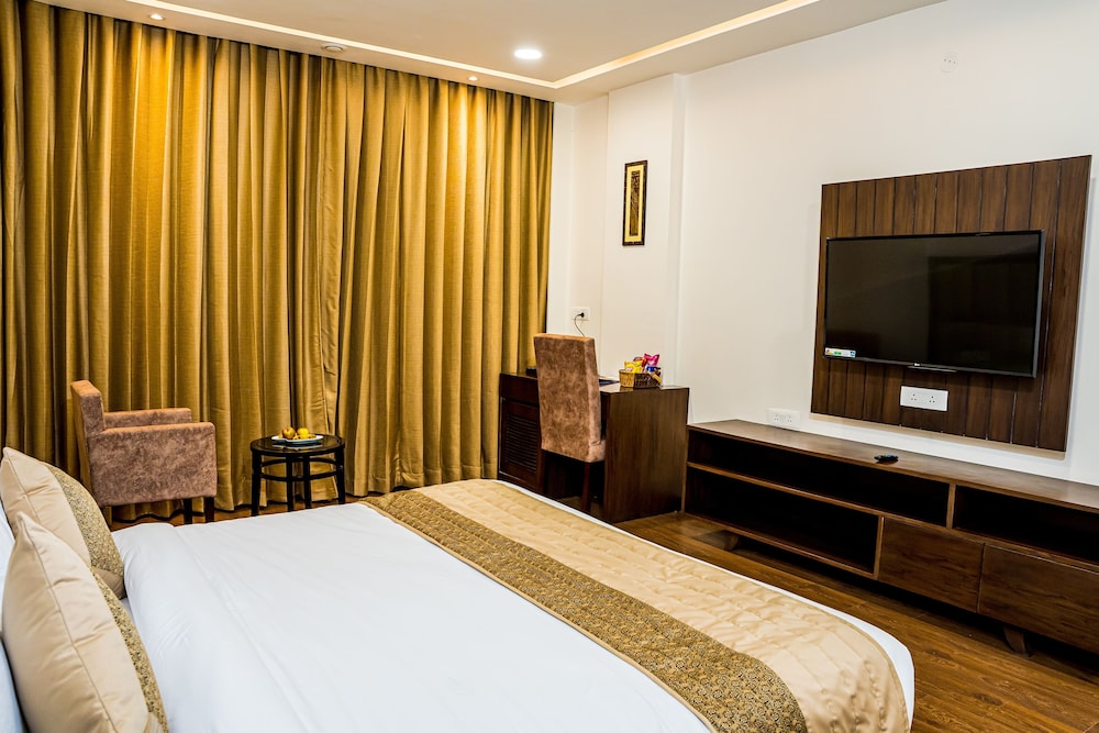 Premium Room, 1 King Bed, Non Smoking, Mountain View - Photo 14
