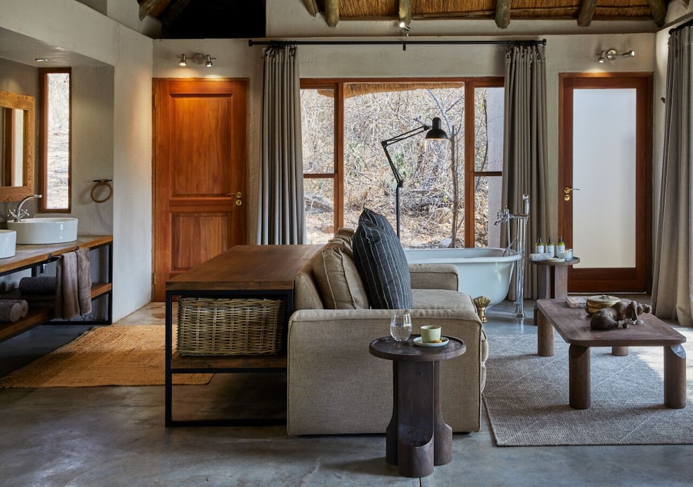 Luxury Suite photo 3