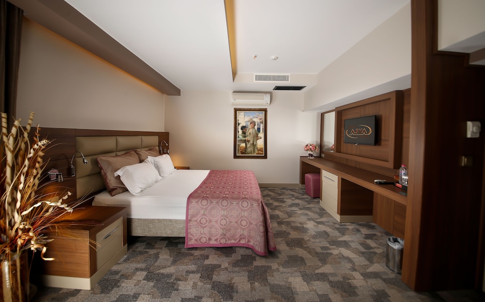 Deluxe Suite, 2 Bedrooms, Accessible photo 3