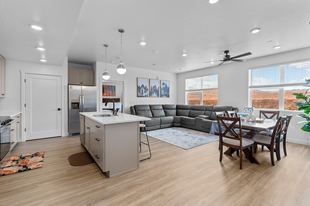 Luxury Condo, 2 Bedrooms