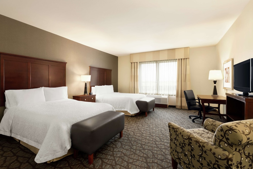 Room, 2 Queen Beds, Accessible, Bathtub