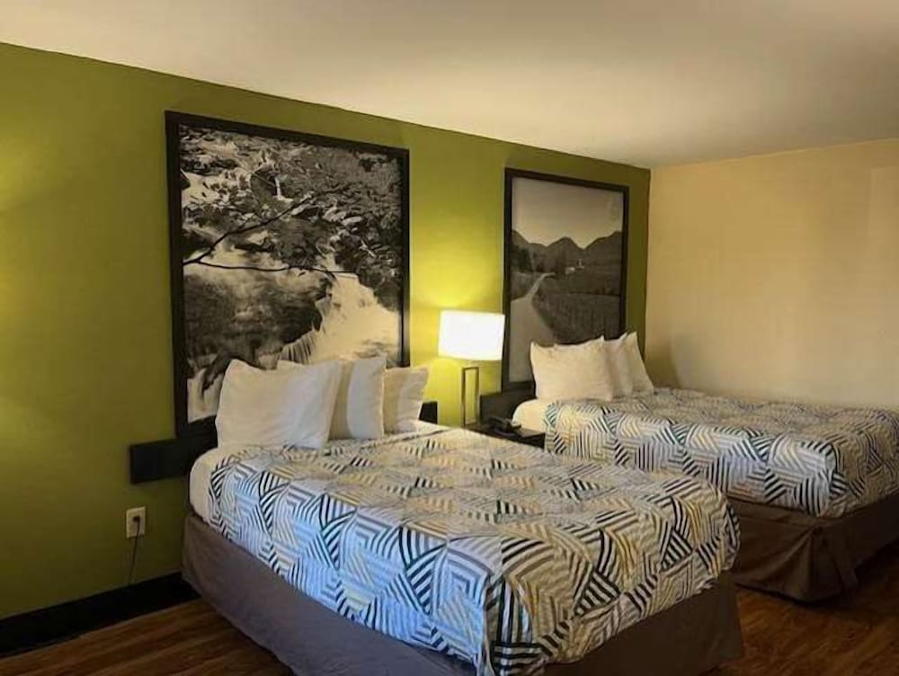 Deluxe Room, 2 Double Beds, Non Smoking, Refrigerator & Microwave