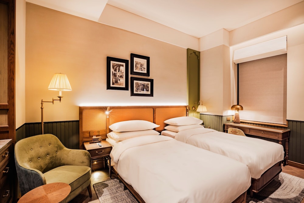 Classic Room, 2 Twin Beds, City View photo 2