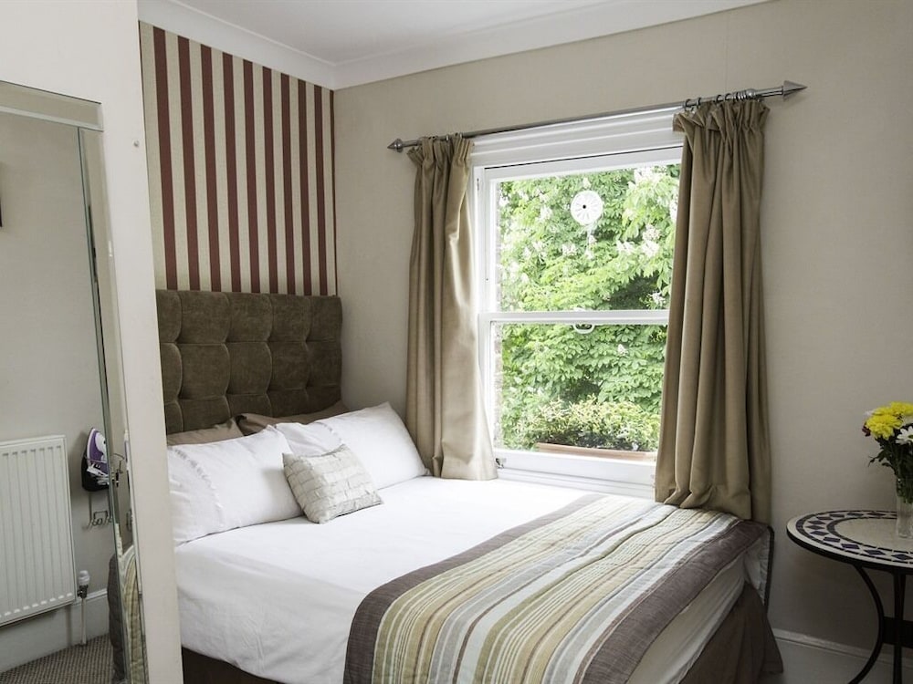 Single Room, Ensuite photo 3