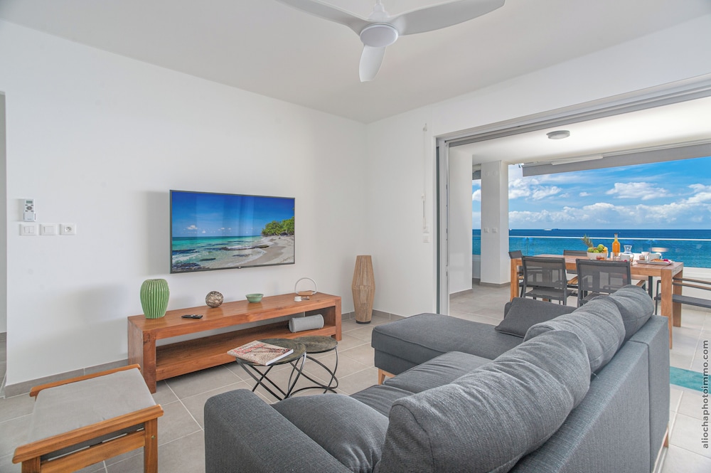 Superior Apartment, 1 Bedroom, Beach View photo 3