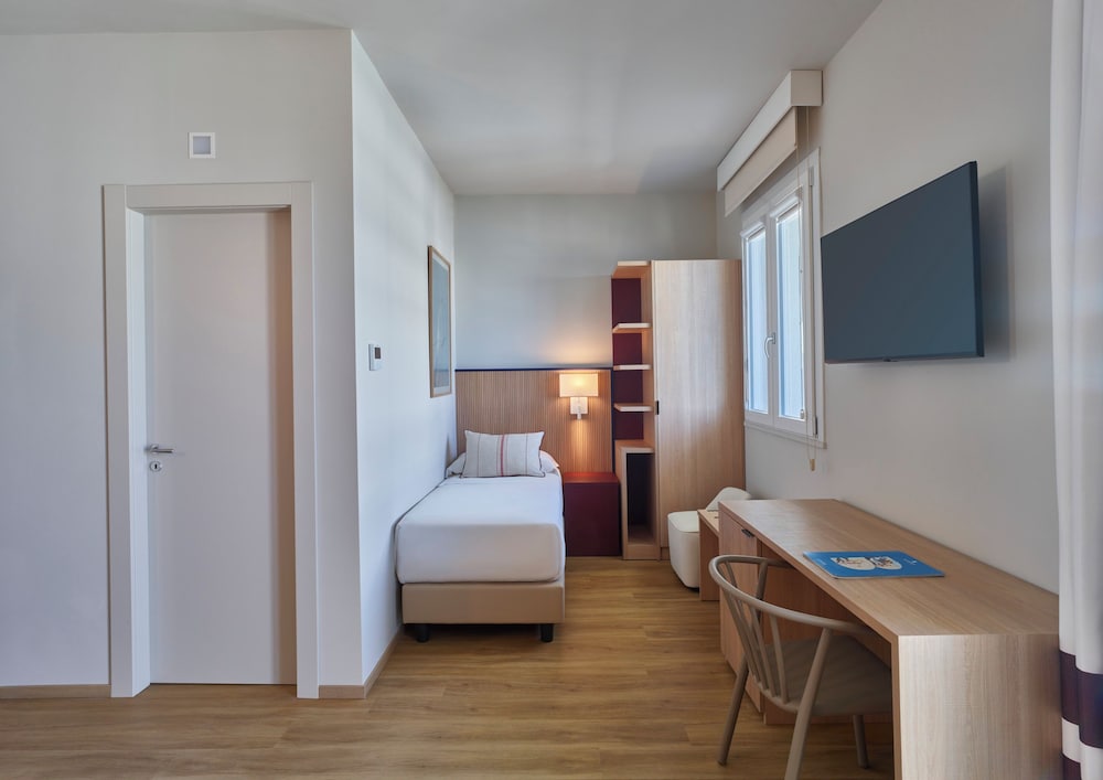 Superior Triple Room - Photo 1