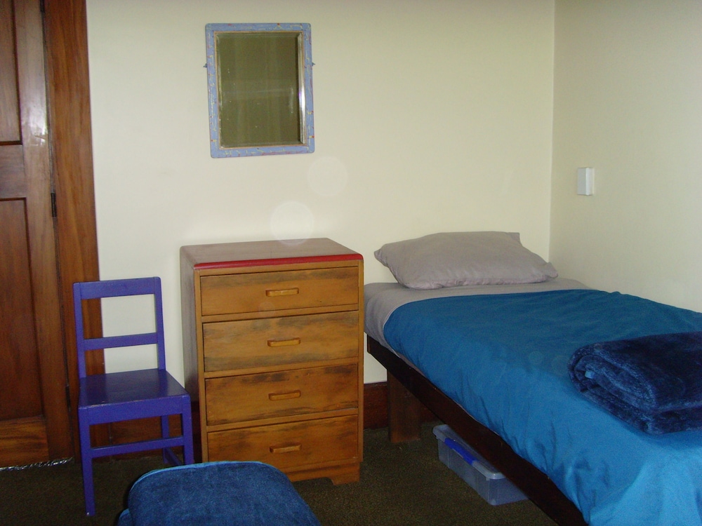 Standard Suite, 1 Bedroom, Non Smoking (Private 4 Singles) photo 2