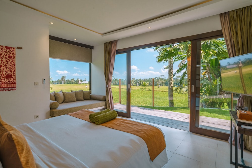 5 Bedroom Royal Pool Villa Paddy View