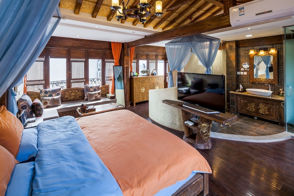 Honeymoon Room photo 1