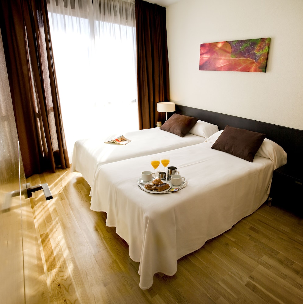 Apartment, 2 Bedrooms (CUADRUPLE) - Photo 2