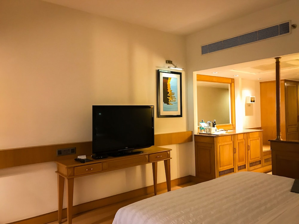 Club Room, 2 Twin Beds, City View - Photo 8
