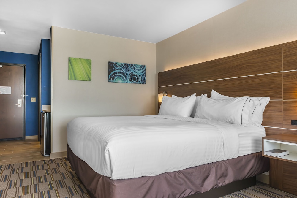 Standard Room, 1 King Bed, Accessible (Communications)