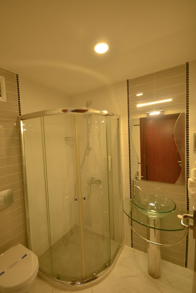 Standard Double Room Single Use photo 2