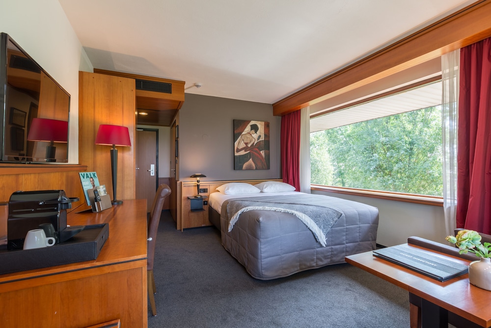 Single Room, 1 Queen Bed