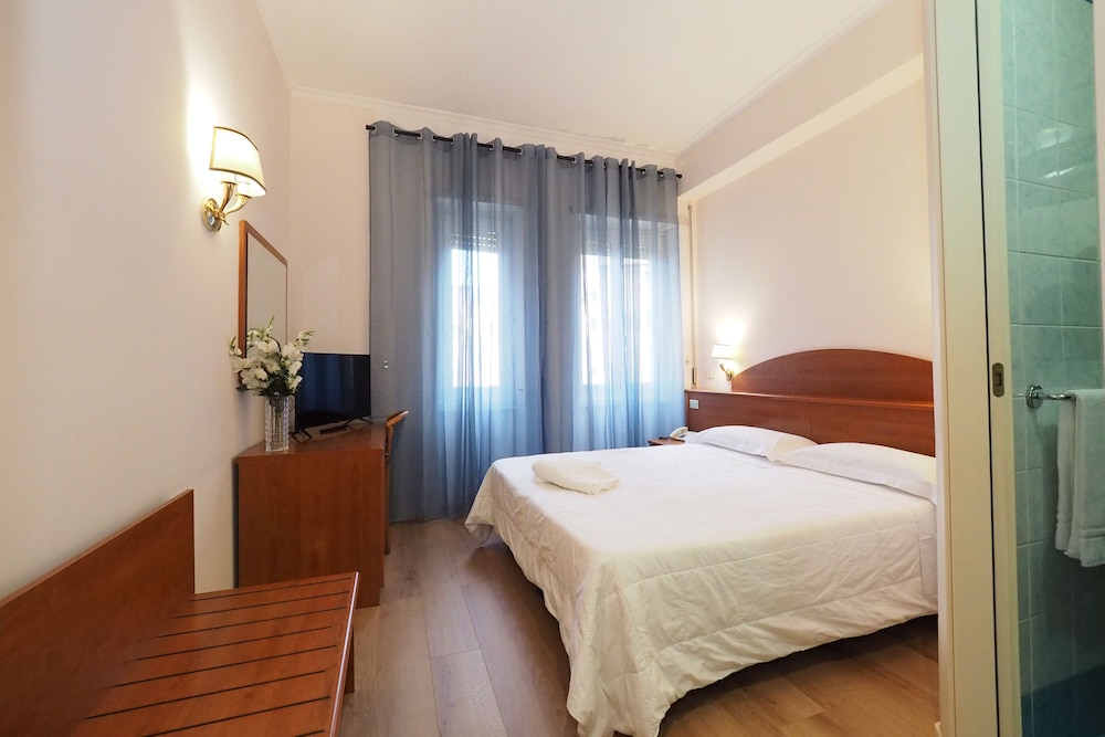 Double Room - Photo 4
