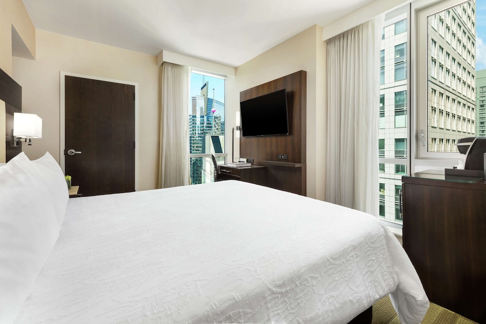 Room, 1 King Bed, Accessible (Hearing, Times Square View)