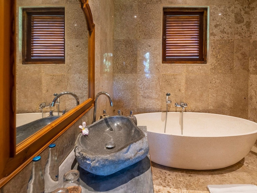 Ethnical Three Bedroom with Pool - Photo 3