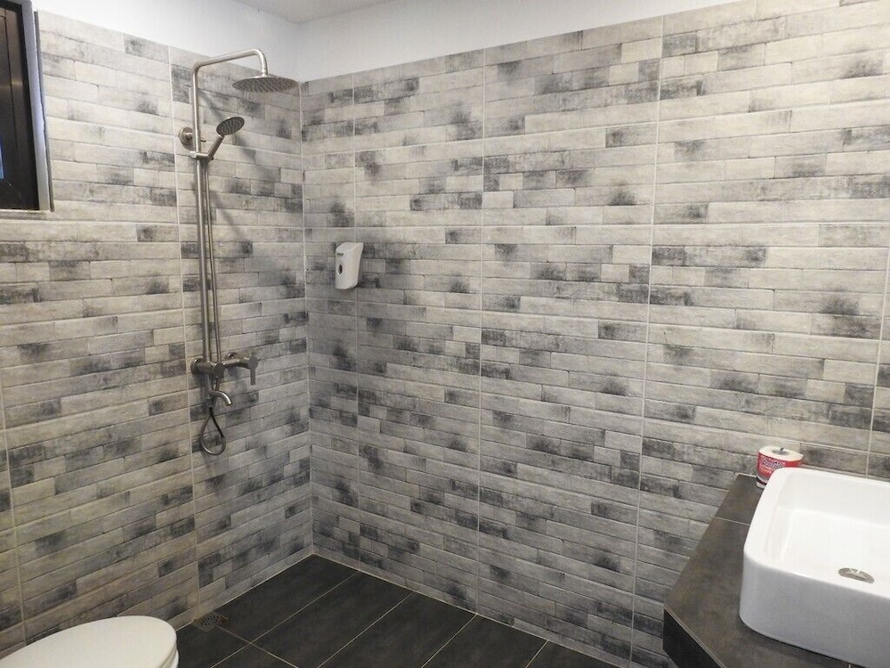 Family Room - Photo 2