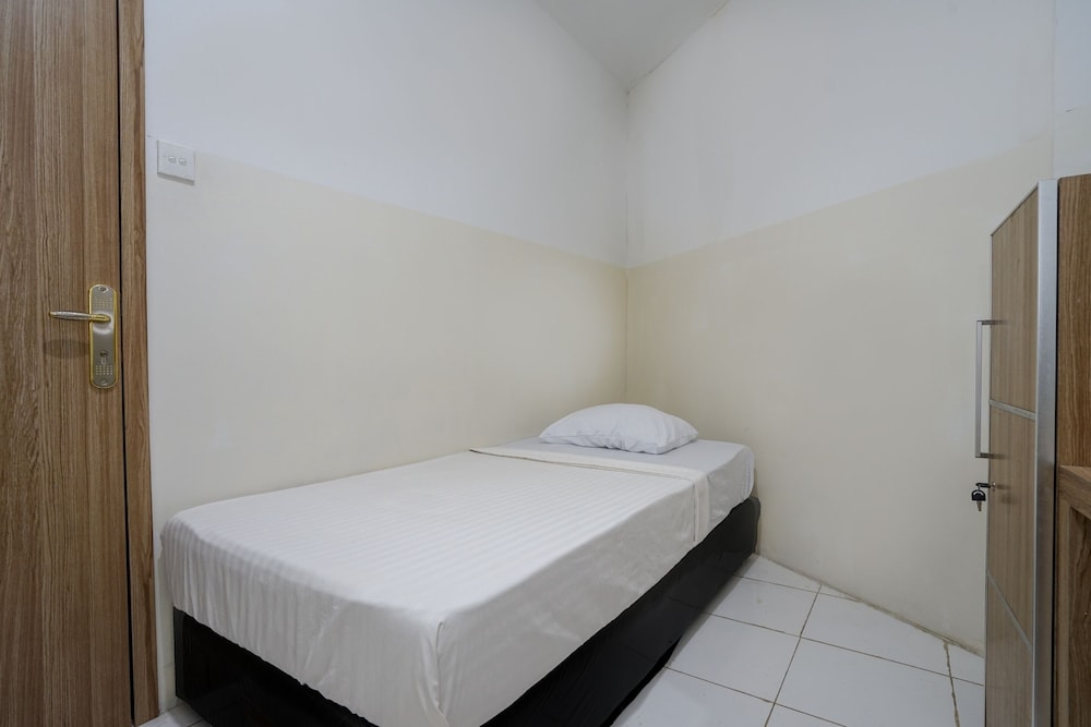 Basic Single Room