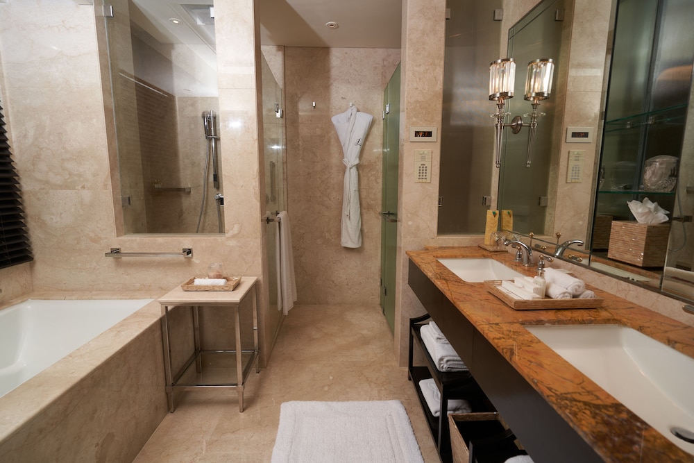 Royal Room, Sea View (Club) - Photo 6