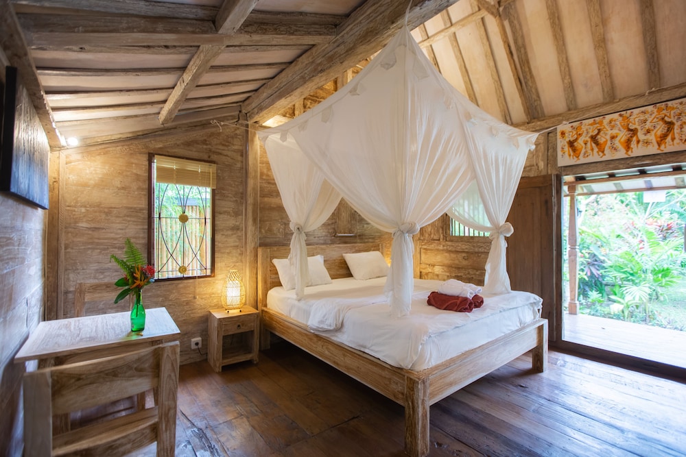 Classic Cabin, 1 King Bed, Garden View, Garden Area photo 2