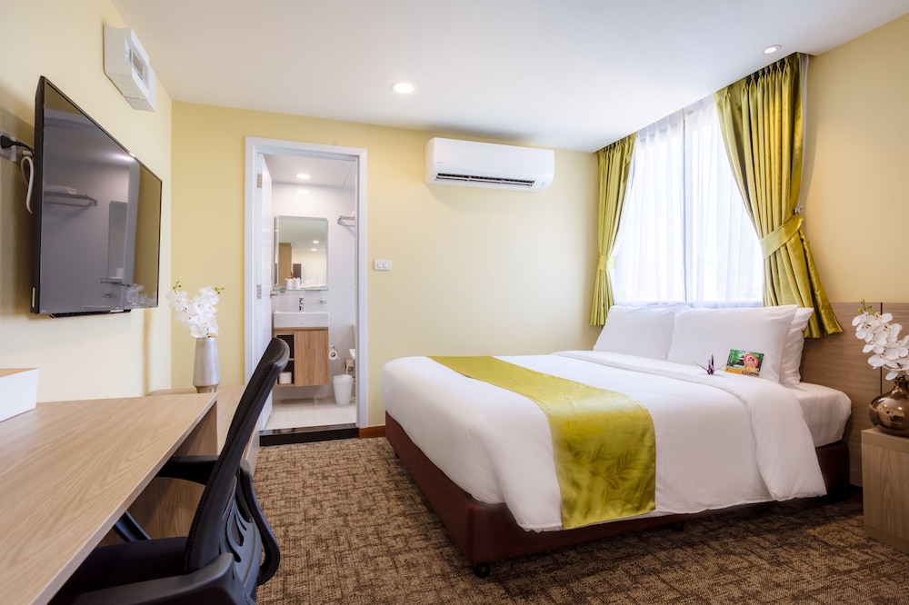 Deluxe Twin Room photo 2