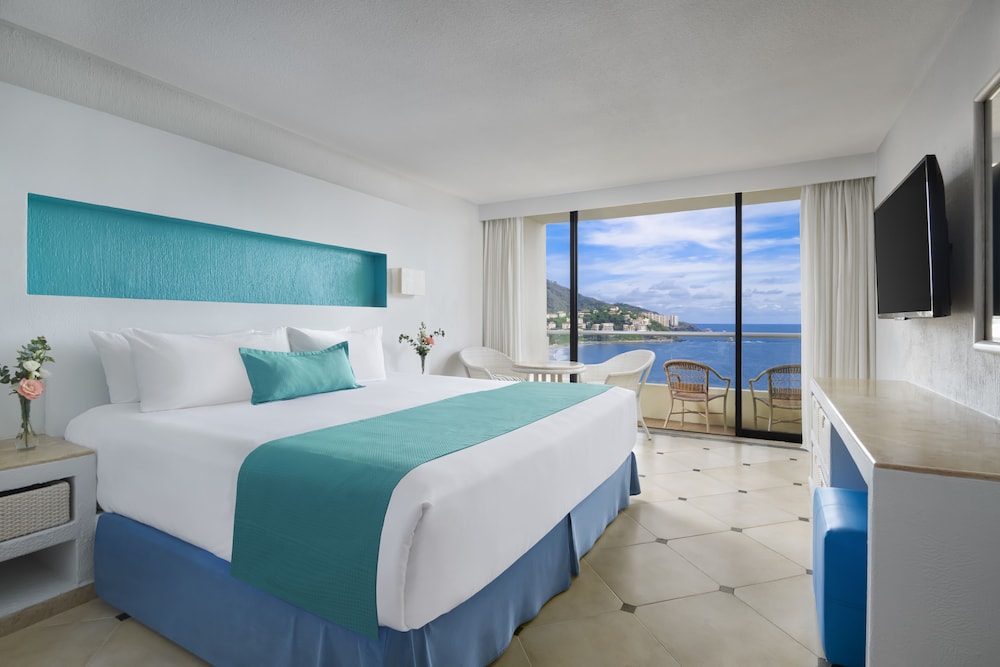 Deluxe Room, Ocean View - Photo 2